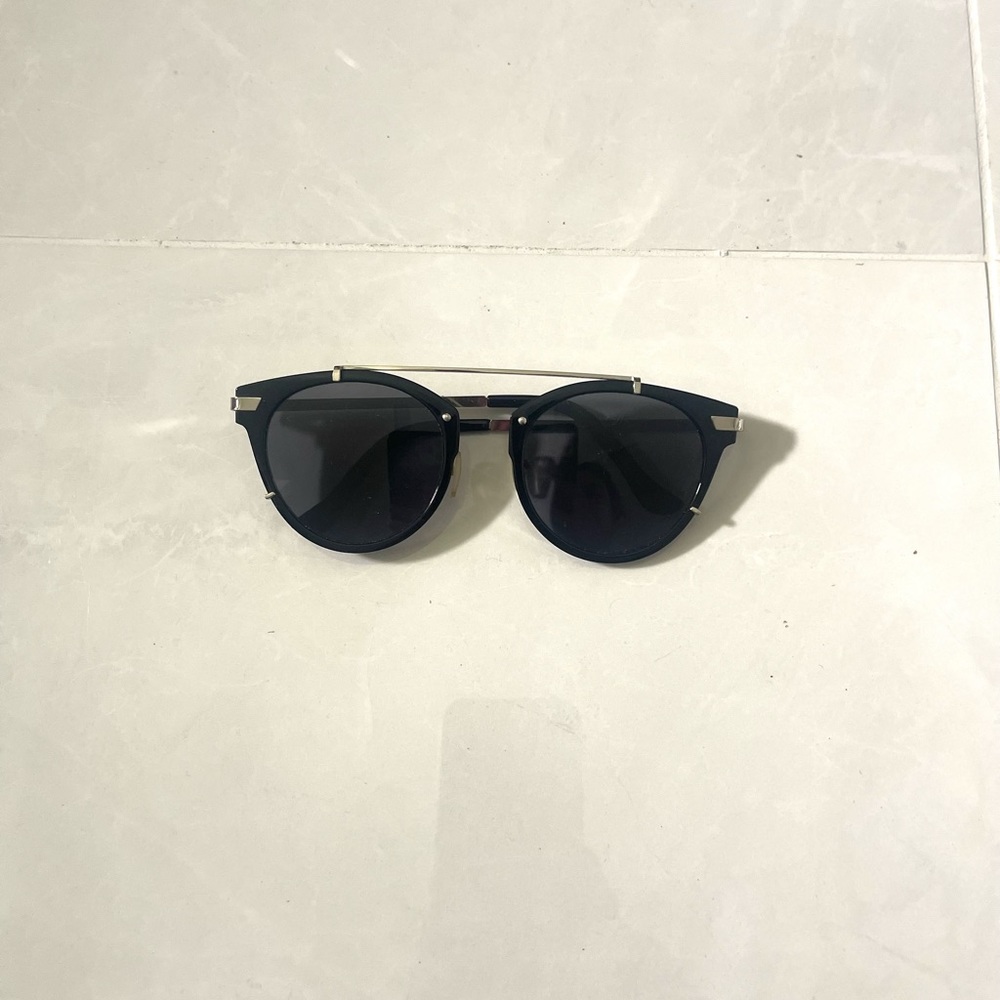 black and silver frame sunglasses